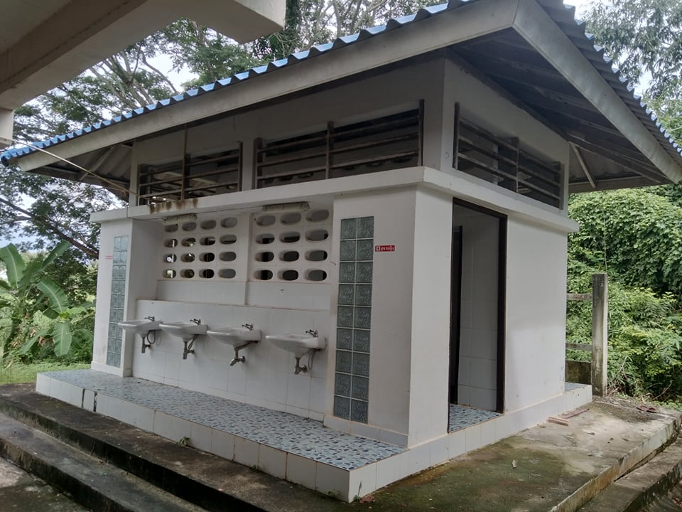 ส้วม ส้วมนักเรียนชาย 4 ที่/49