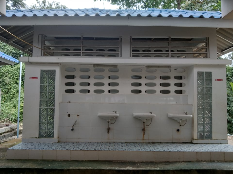 ส้วม ส้วมนักเรียนหญิง 4 ที่/49